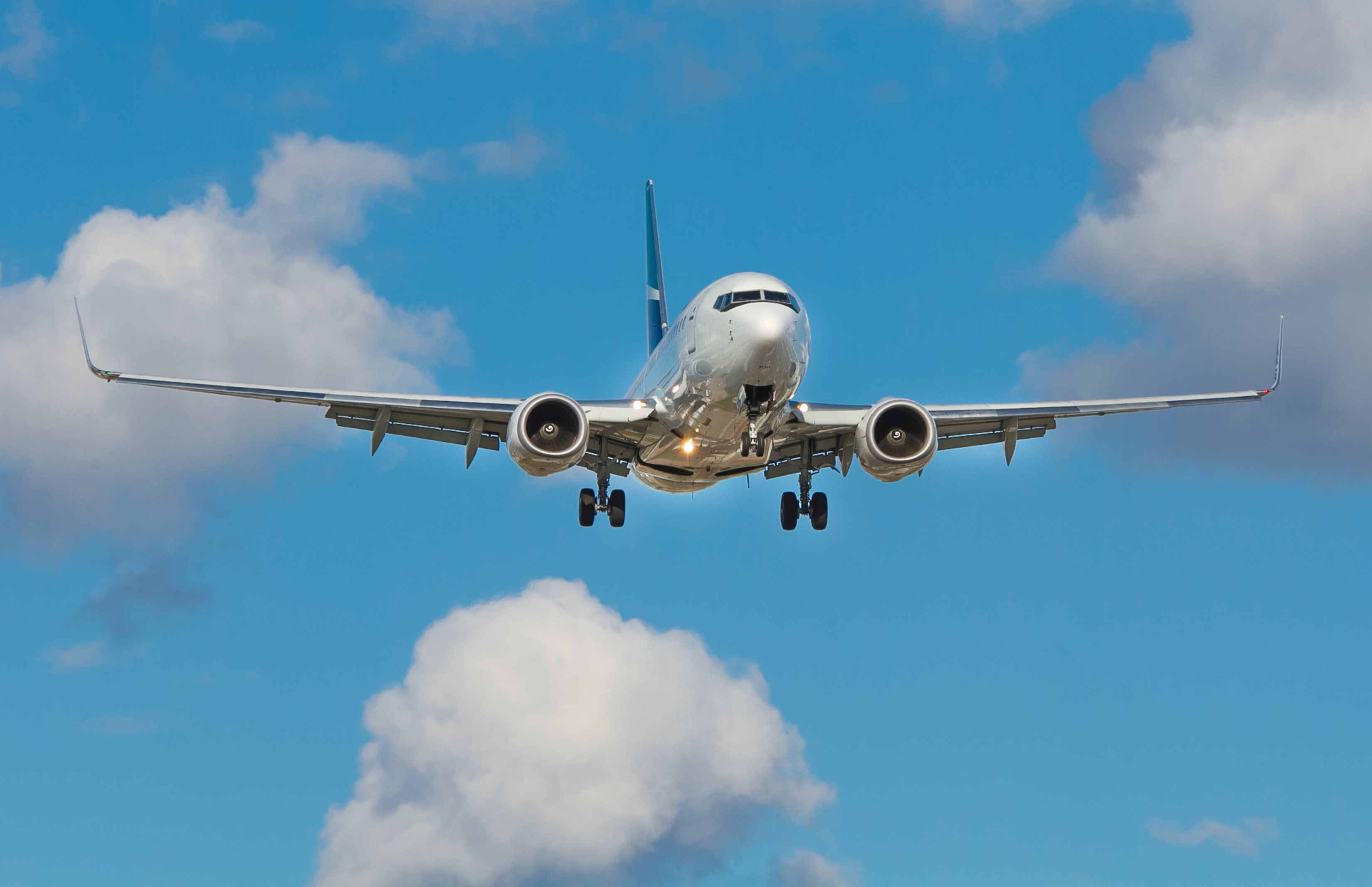 aereo bianco in volo(2).jpg